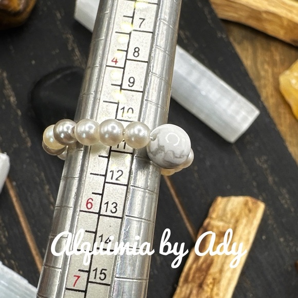 Beaded pearl ring and gemstone - Picture 2 of 4